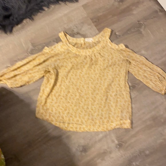 Anthropologie Tops - Meadow Rue cold shoulder top